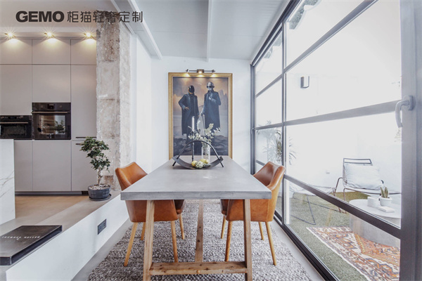 柜貓輕奢定制加盟，會為經(jīng)銷商提供哪些服務？