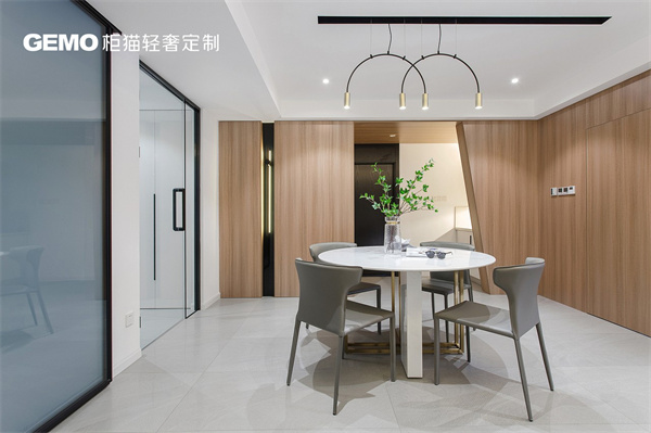 成品家具店轉(zhuǎn)行做輕奢定做家具怎么樣？適合嗎？